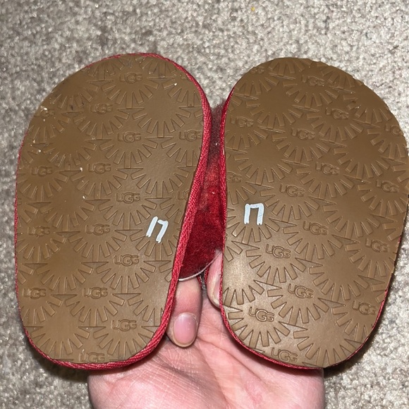 Ugg Fluff Yeah Metallic Sparkle baby size 2/3 - Picture 7 of 9
